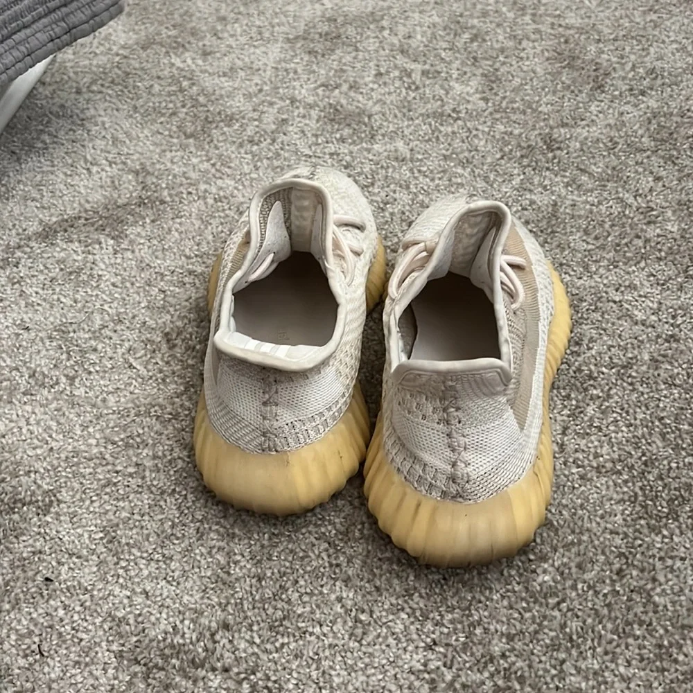 Yeezy size 7 - Picture 3 of 3